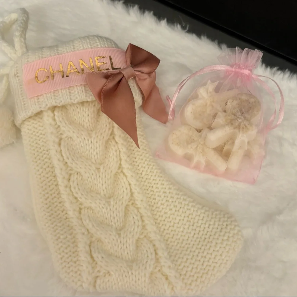 Hand made Luxury Knit Christmas Stocking with guest soaps - Picture 4 of 8